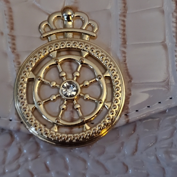 Purse - Picture 2 of 4